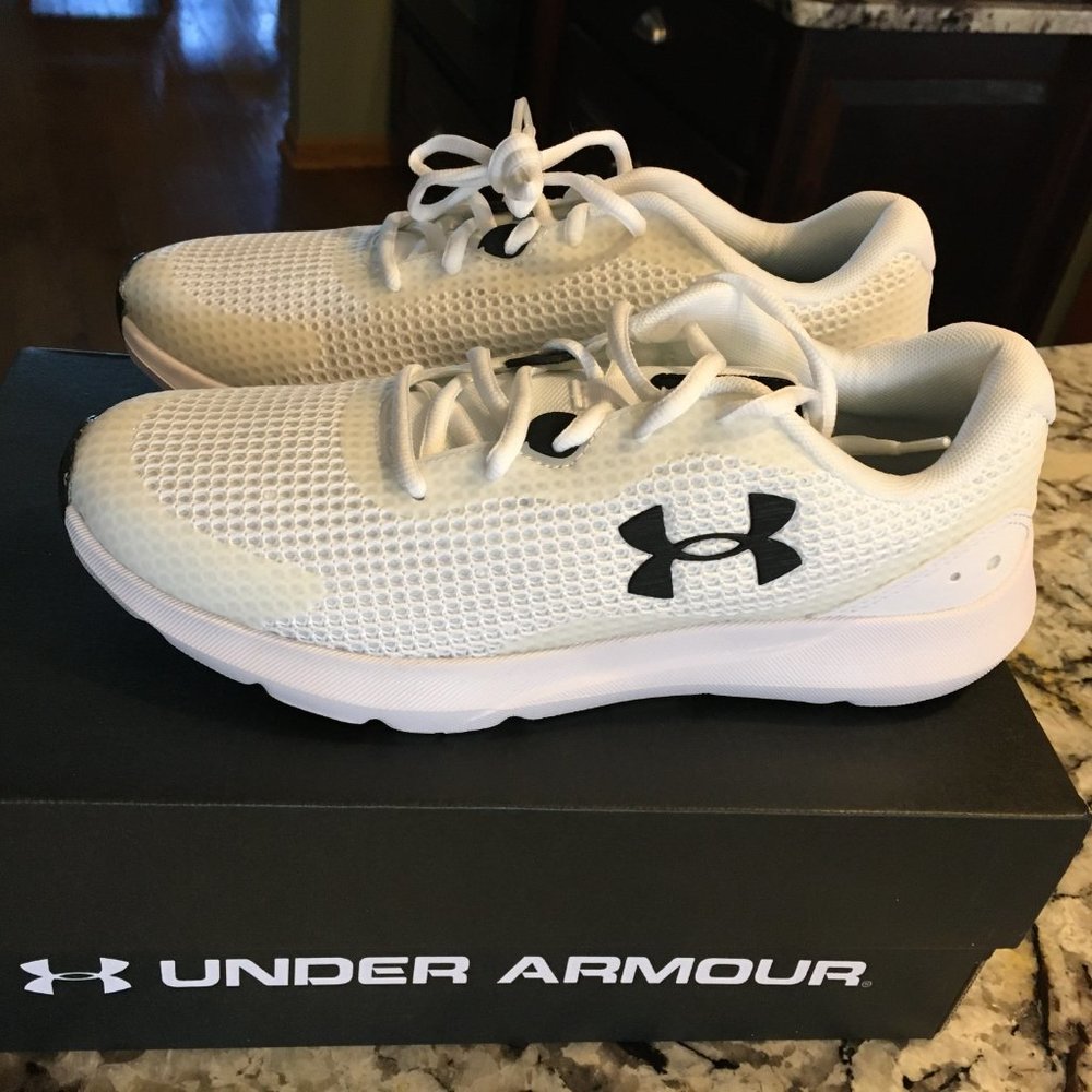 Under Armour Sz 8 Women's White Athletic Running Shoes Sneakers Mesh Surge 3 NEW